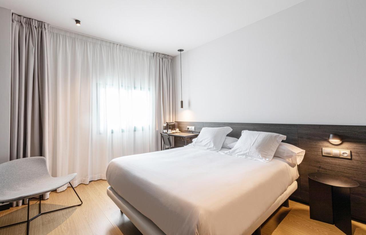 Hotel Forum Ceao Lugo Bagian luar foto